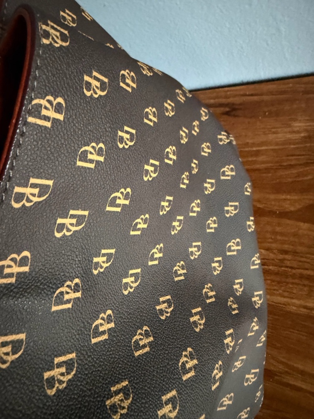 Dooney & Bourke - Picture 10 of 17